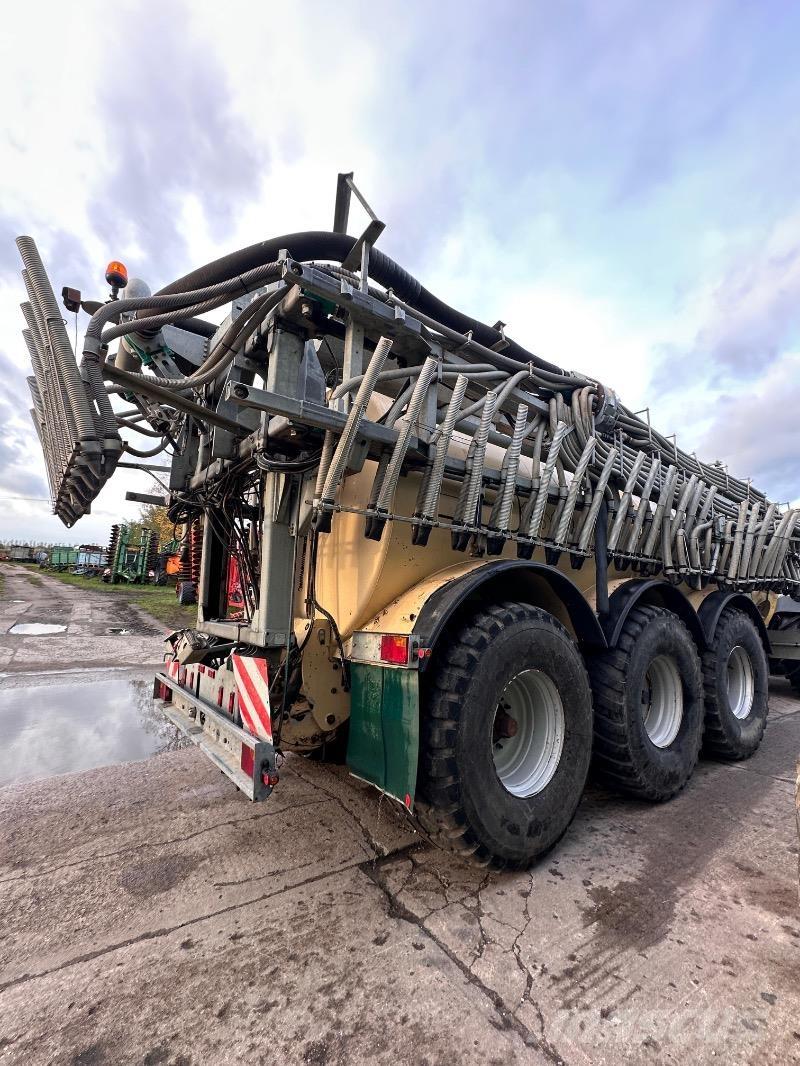 Samson PG 25 Mėšlo barstytuvai