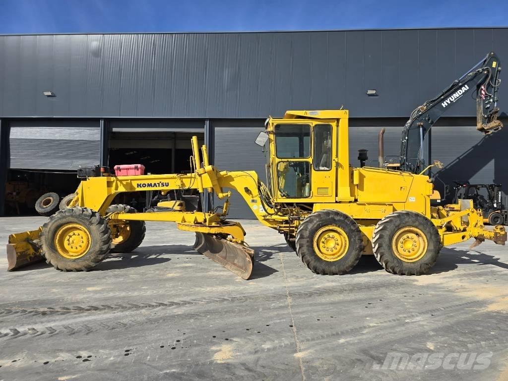 Komatsu GD521A-1 Greideriai