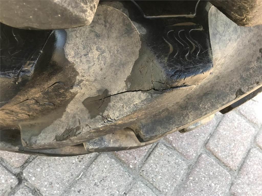 BKT 650/85R42 Padangos, ratai ir ratlankiai