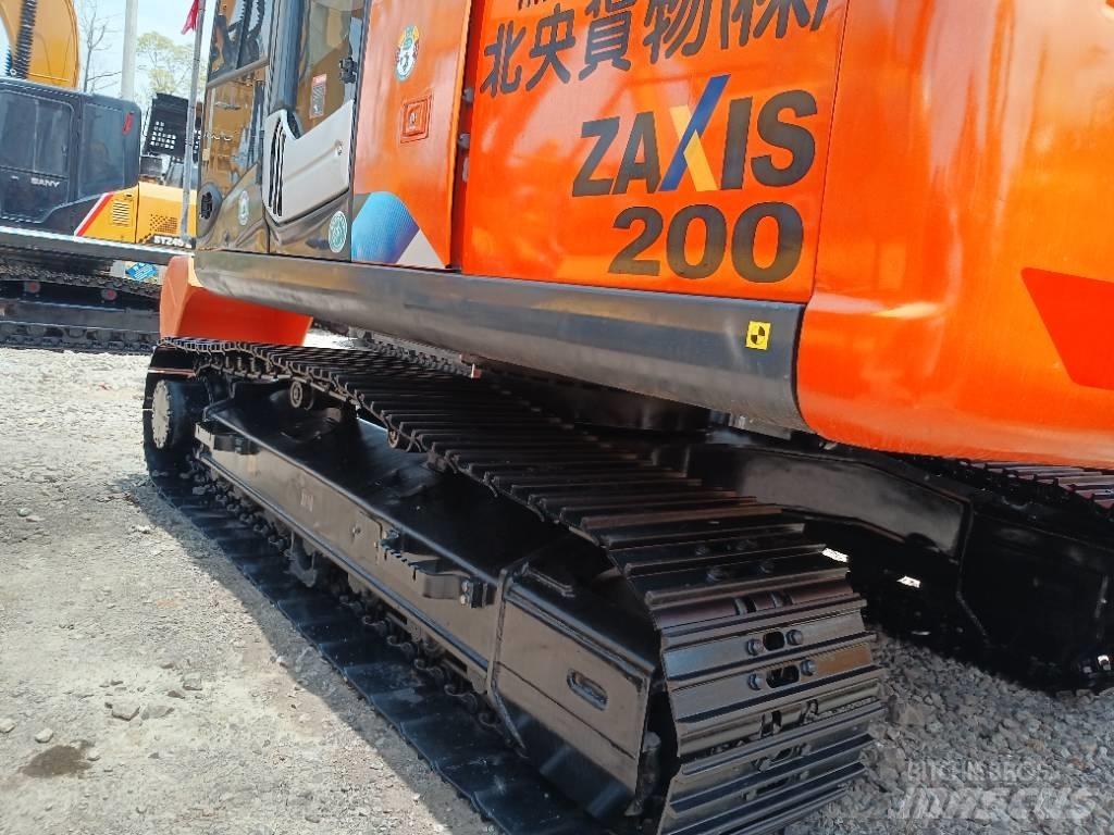 Hitachi ZX 200 Vikšriniai ekskavatoriai