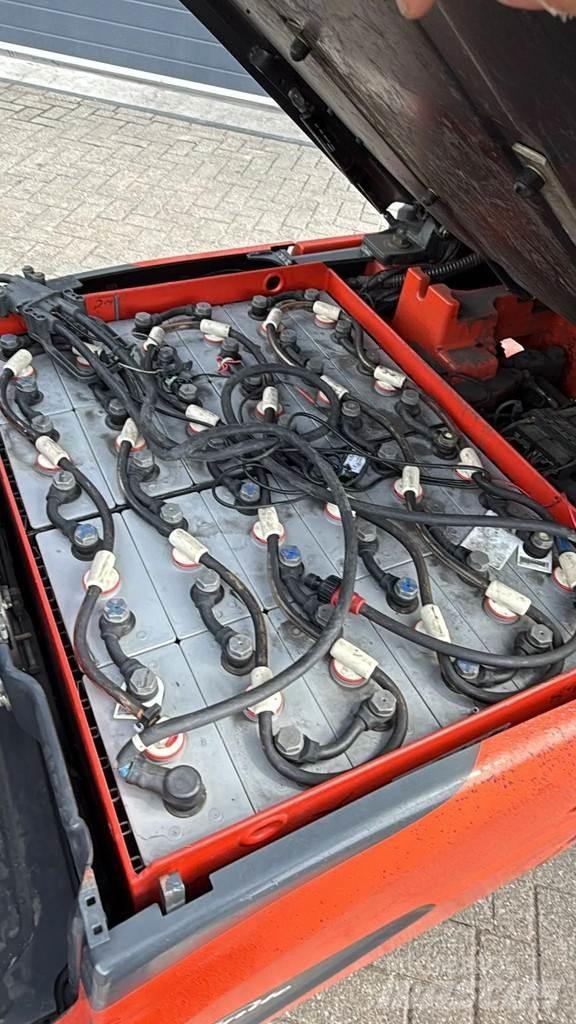 Linde E16 P-02 Šakiniai krautuvai - Kita