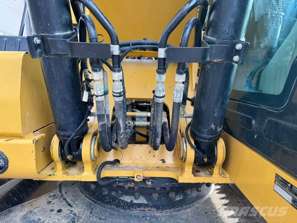 CAT 323 07A Vikšriniai ekskavatoriai