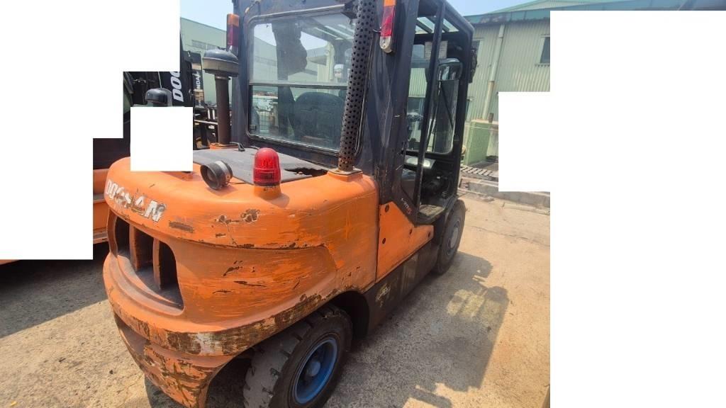 Doosan D 35 C-5 Elektriniai šakiniai krautuvai