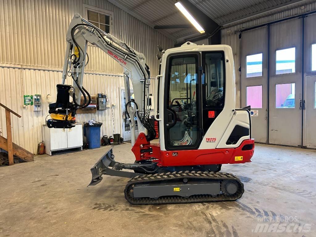 Takeuchi TB225 Mini ekskavatoriai < 7 t