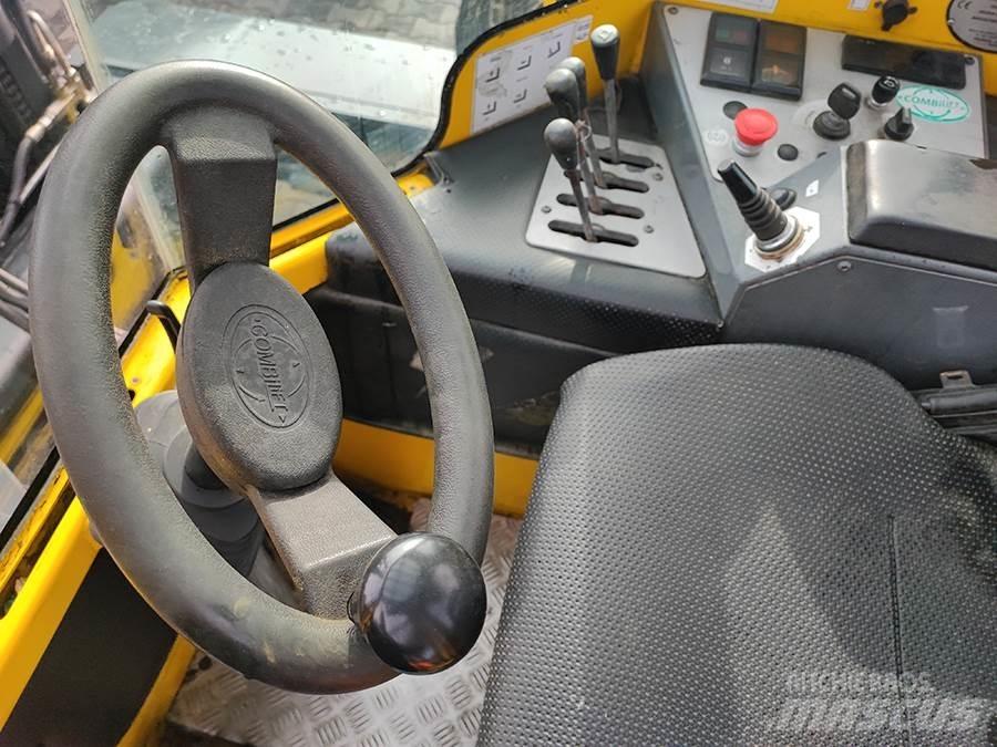 Combilift C4000 Šakiniai krautuvai su privažiavimu iš visų keturių pusių