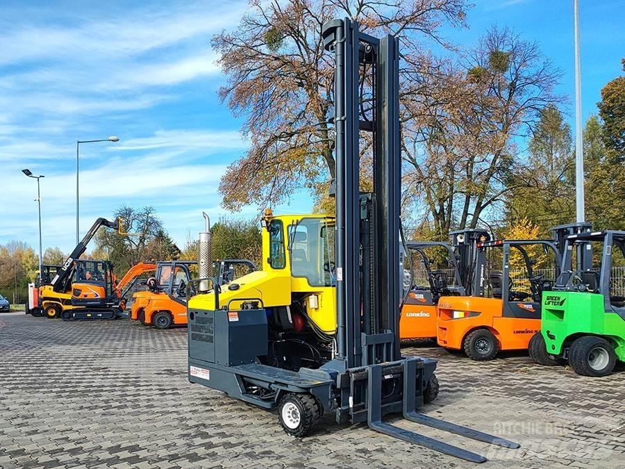 Combilift C4000 Šakiniai krautuvai su privažiavimu iš visų keturių pusių