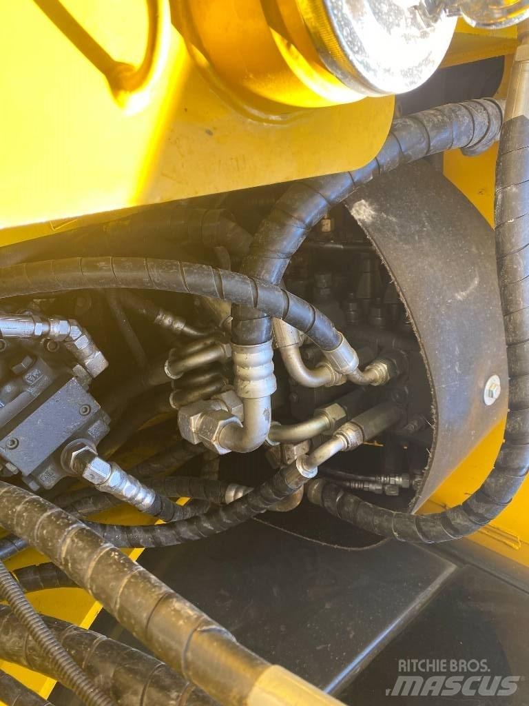Komatsu 70-8 Vikšriniai ekskavatoriai