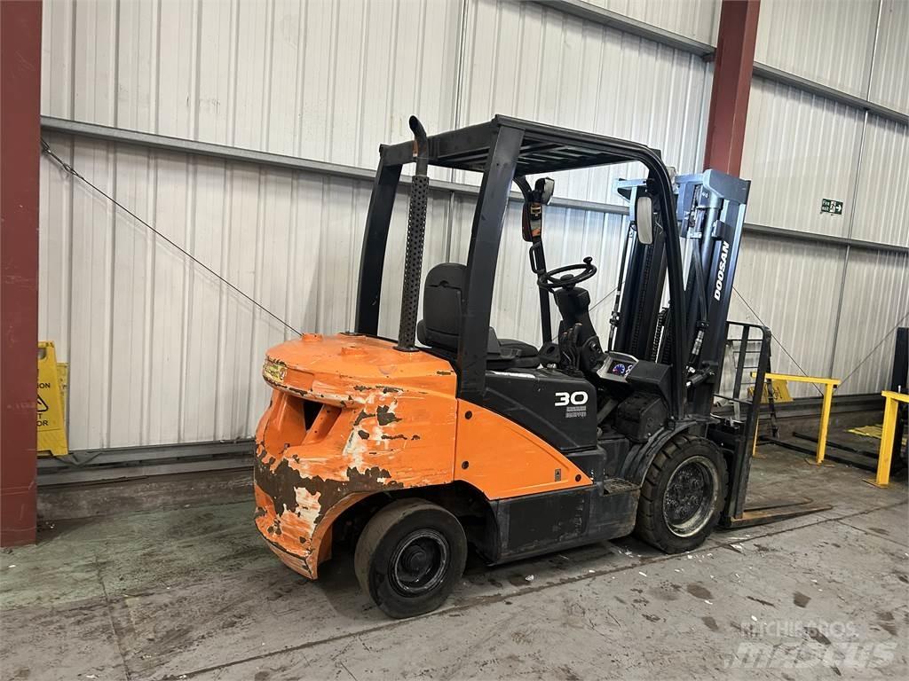Doosan D30S-5 Dyzeliniai krautuvai