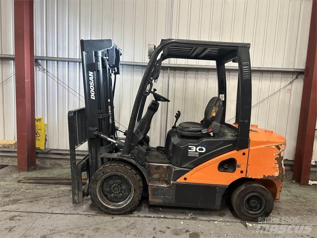 Doosan D30S-5 Dyzeliniai krautuvai