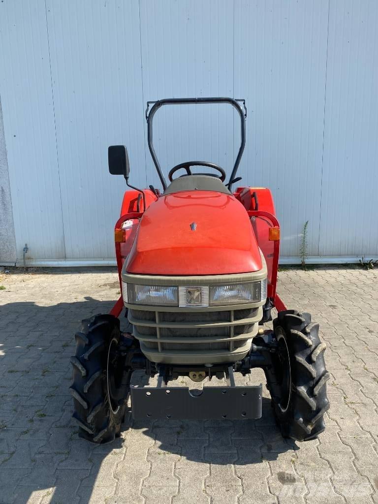Yanmar AF22 Naudoti kompaktiški traktoriai