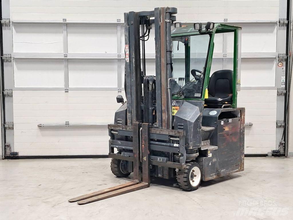 Combilift C3000CBE Krautuvai su pakrovimu iš šonų