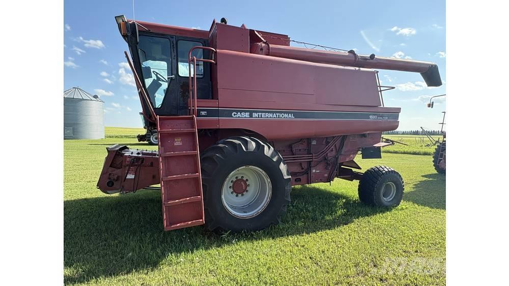 Case IH 1680 Derliaus nuėmimo kombainai