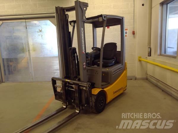 Jungheinrich EFG 215 Elektriniai šakiniai krautuvai