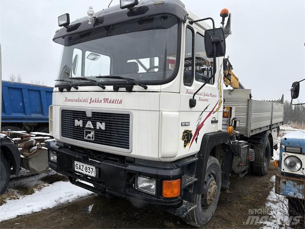 MAN 4*4 Automobiliniai kranai