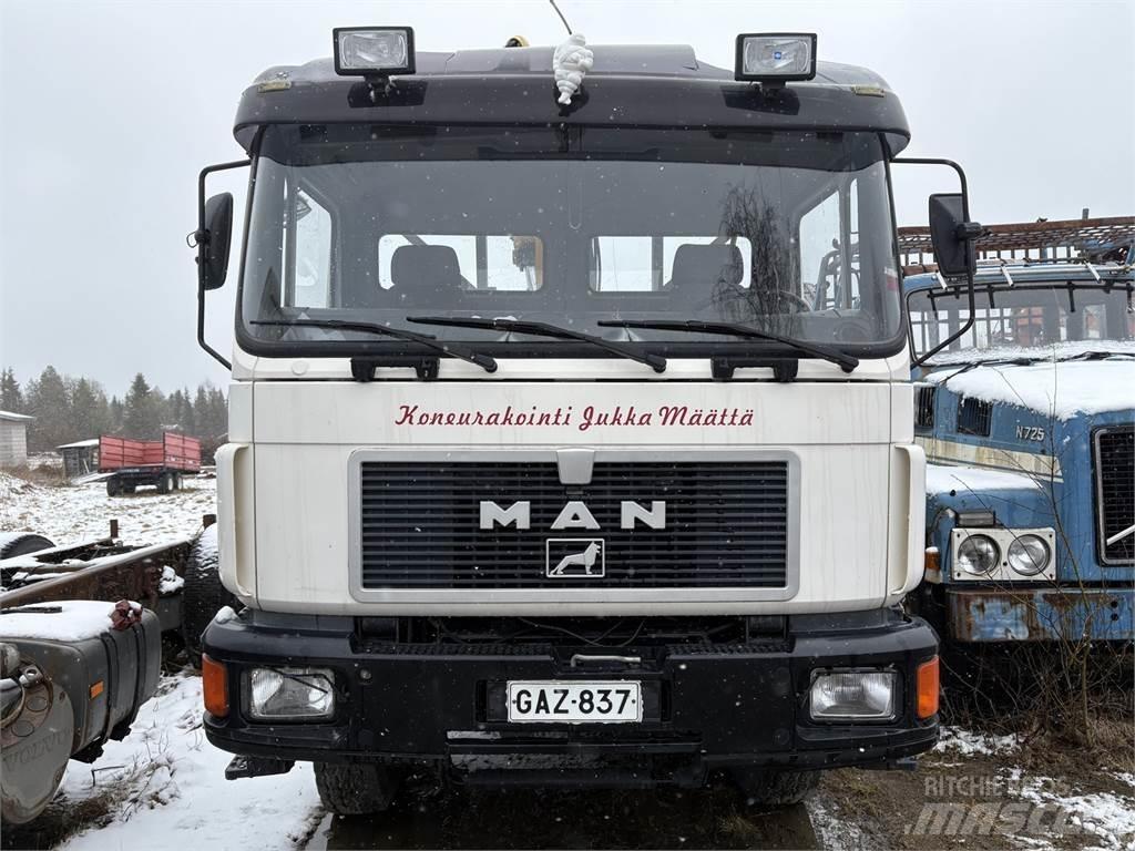 MAN 4*4 Automobiliniai kranai