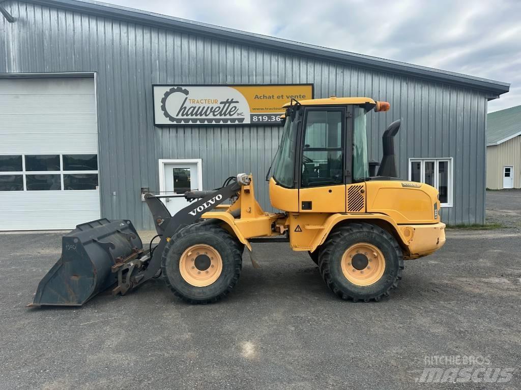 Volvo L 35 G Naudoti ratiniai krautuvai