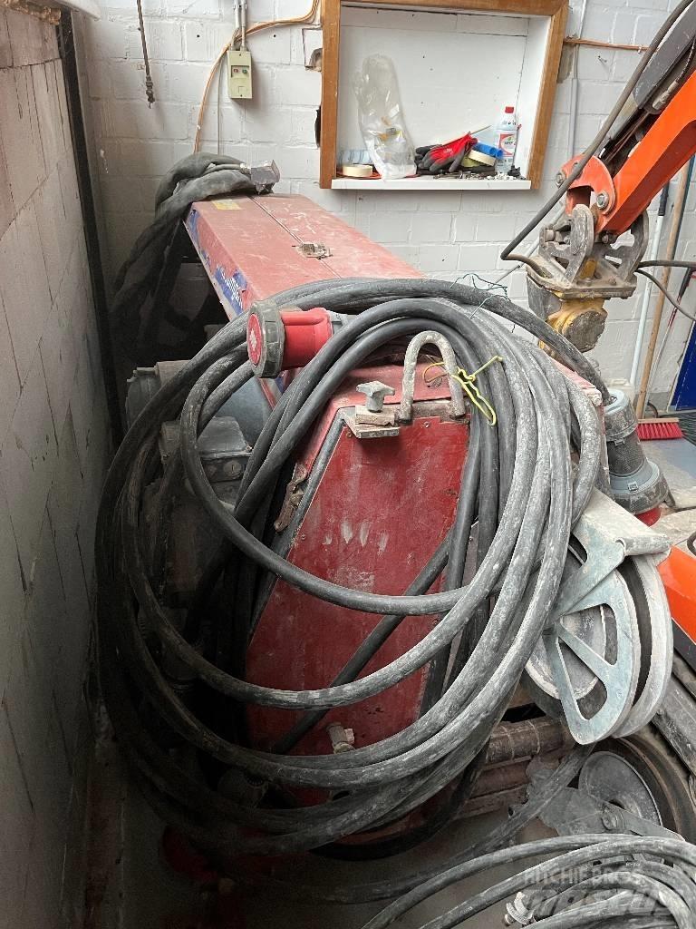 Hilti DSW 3018 E Akmens ir betono pjūklai