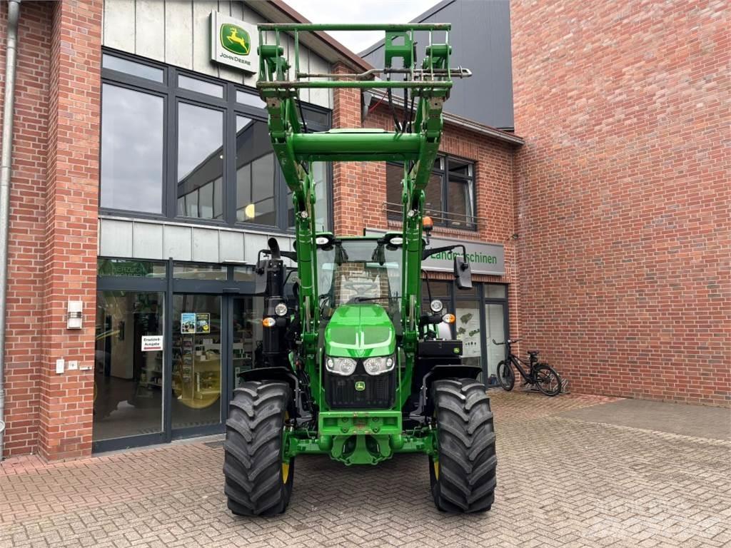 John Deere 6110M Traktoriai