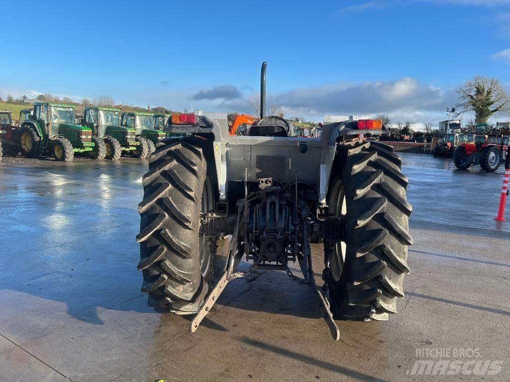Massey Ferguson 390 Traktoriai