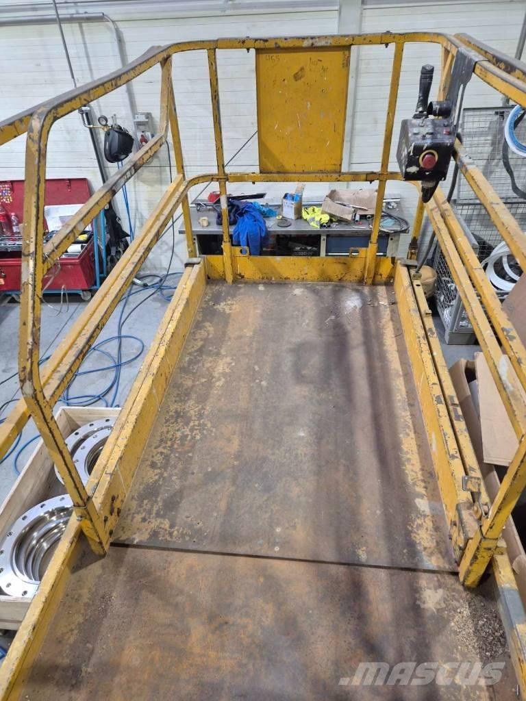 Haulotte Compact 12 Žirkliniai keltuvai