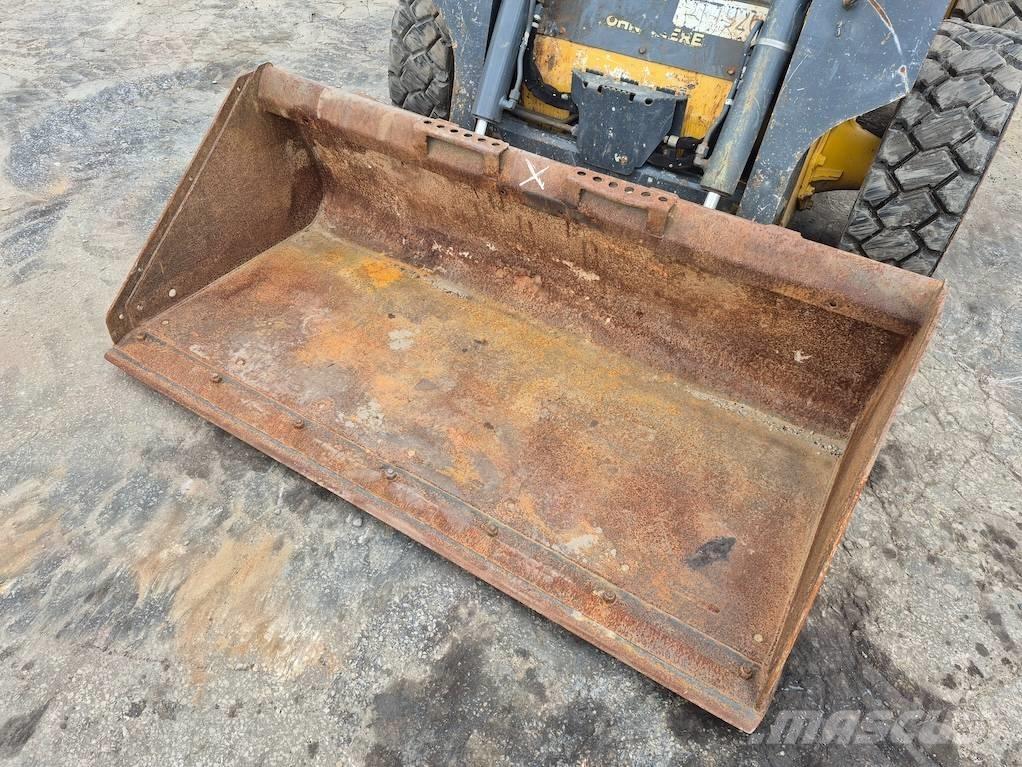 John Deere 312 Krautuvai su šoniniu pasukimu