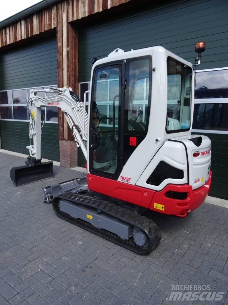 Takeuchi TB 225 Mini ekskavatoriai < 7 t