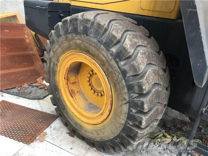 Komatsu WA 320-3 Naudoti ratiniai krautuvai