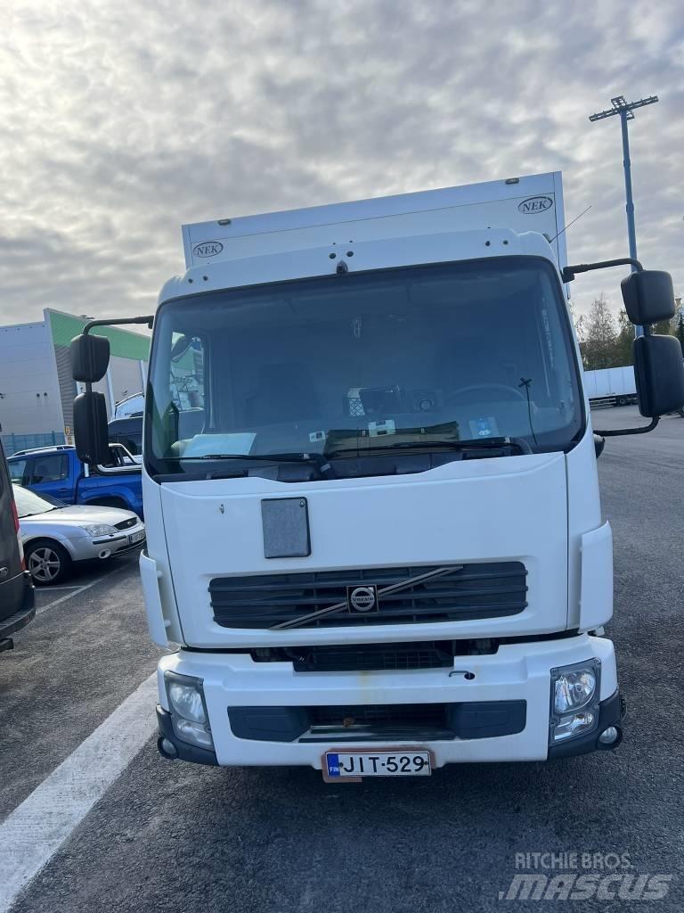 Volvo FL240 Sunkvežimiai su dengtu kėbulu