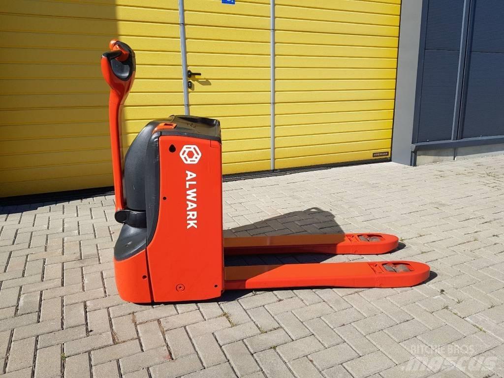 Linde T16 Rankiniai hidrauliniai vėžimėliai