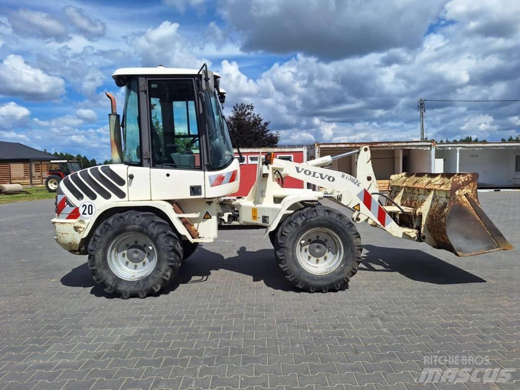 Volvo L 30 B Naudoti ratiniai krautuvai