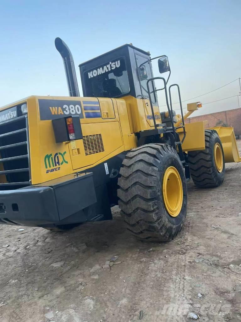 Komatsu WA 380 Naudoti ratiniai krautuvai