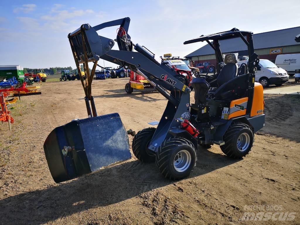 GiANT 1500 Daugiafunkciniai pakrovėjai
