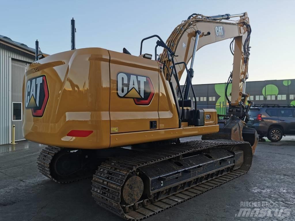 CAT 323 Vikšriniai ekskavatoriai