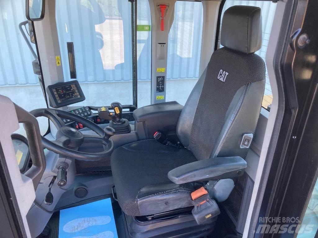 CAT 938M Naudoti ratiniai krautuvai