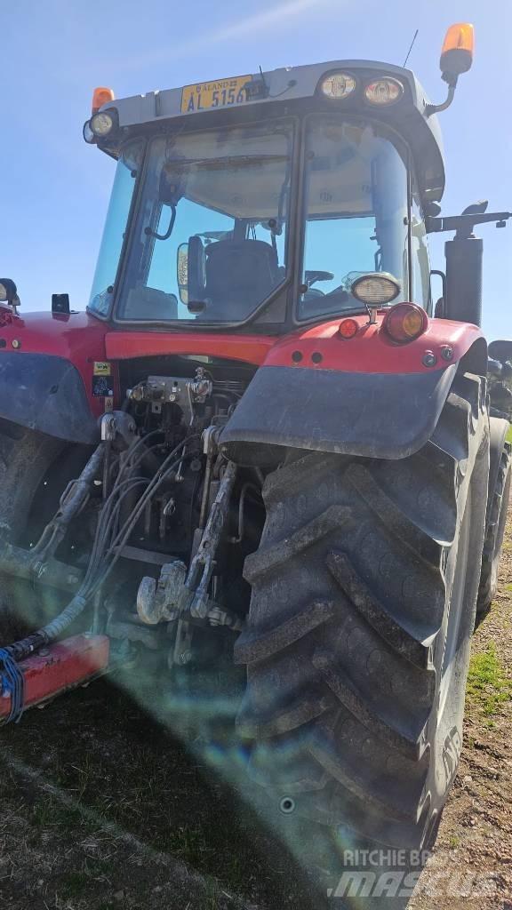 Massey Ferguson 6715 Traktoriai