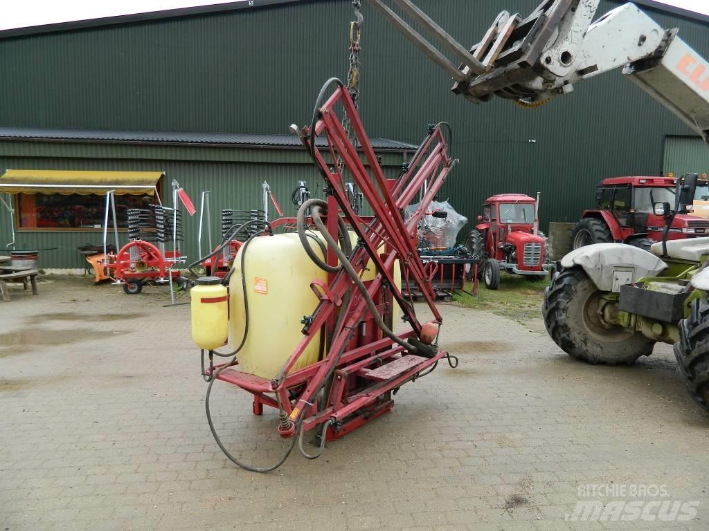 Hardi 1200 Įmontuoti purkštuvai