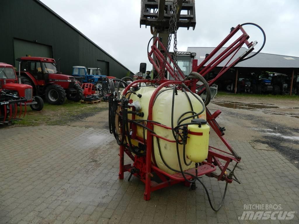 Hardi 1200 Įmontuoti purkštuvai