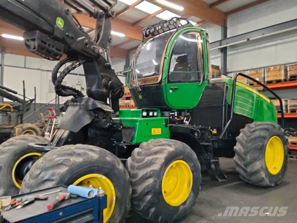 John Deere 1270 E Miško technika (Harvesteriai)