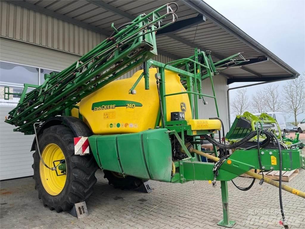 John Deere 740 Prikabinami purkštuvai