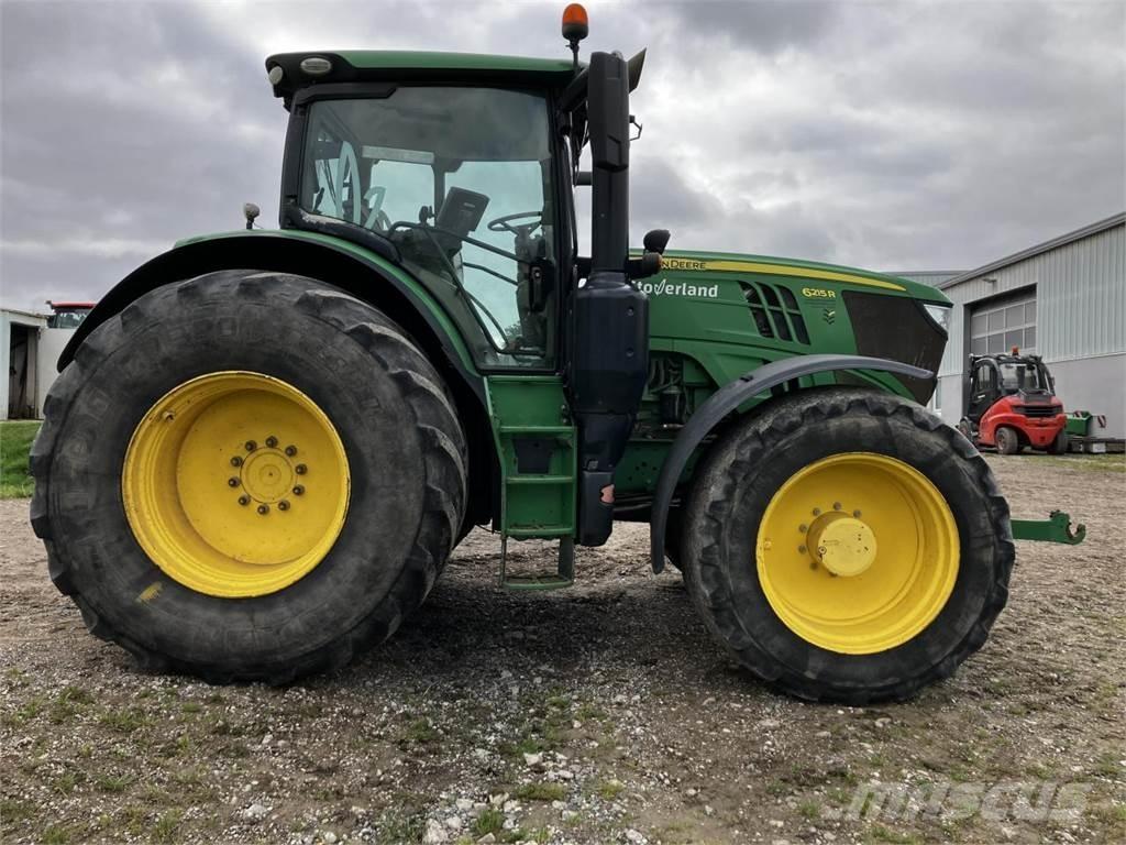 John Deere 6215R Traktoriai