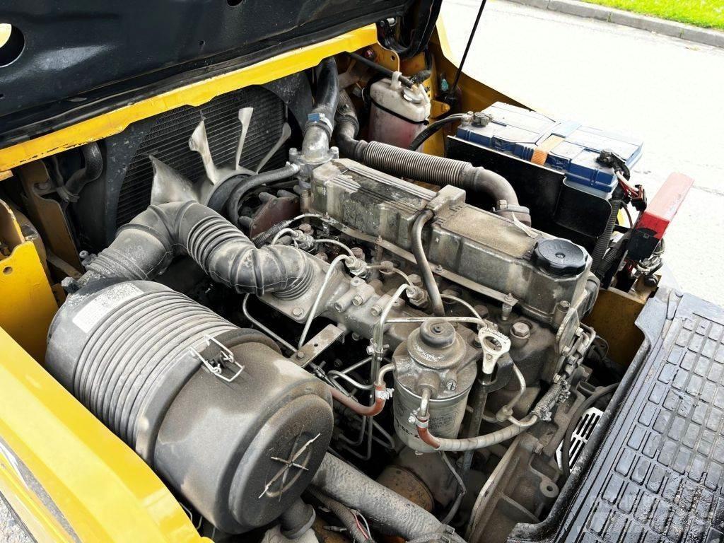 CAT DP25NT Dyzeliniai krautuvai