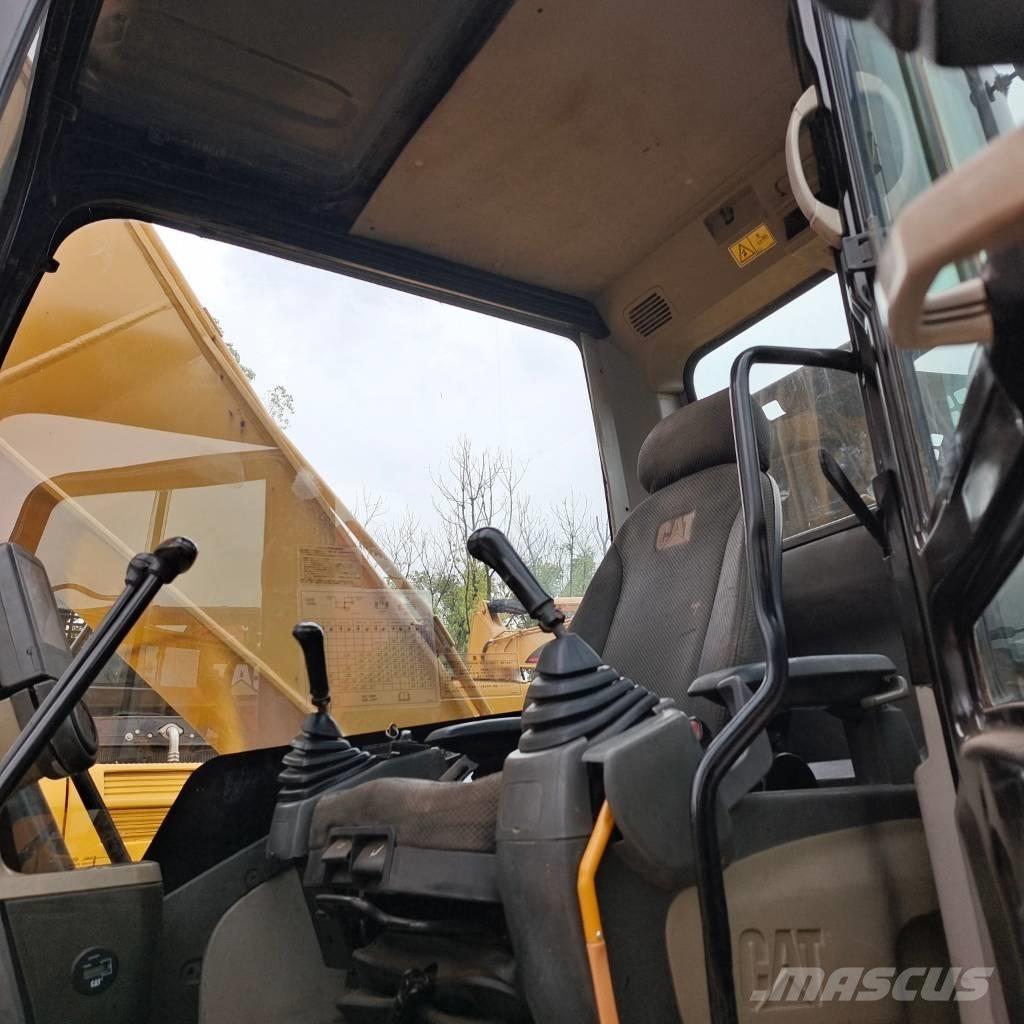 CAT 320 D Vikšriniai ekskavatoriai