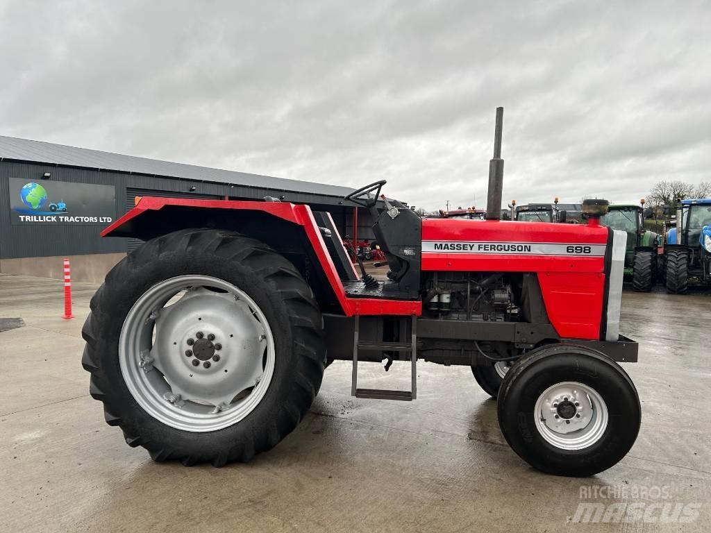 Massey Ferguson 698 Traktoriai