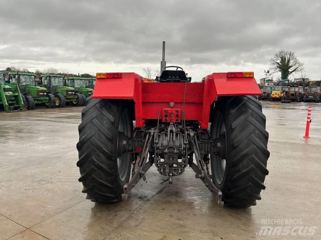 Massey Ferguson 698 Traktoriai
