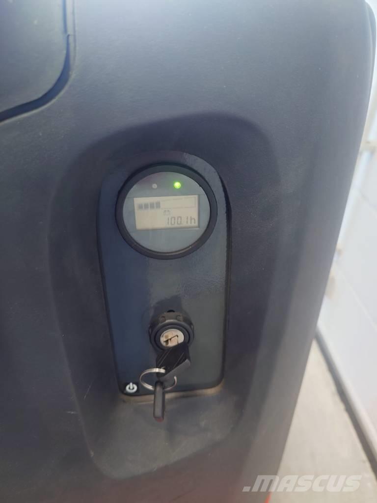 Linde T16P/1151-02 Žemų aukščių keltuvai su platforma