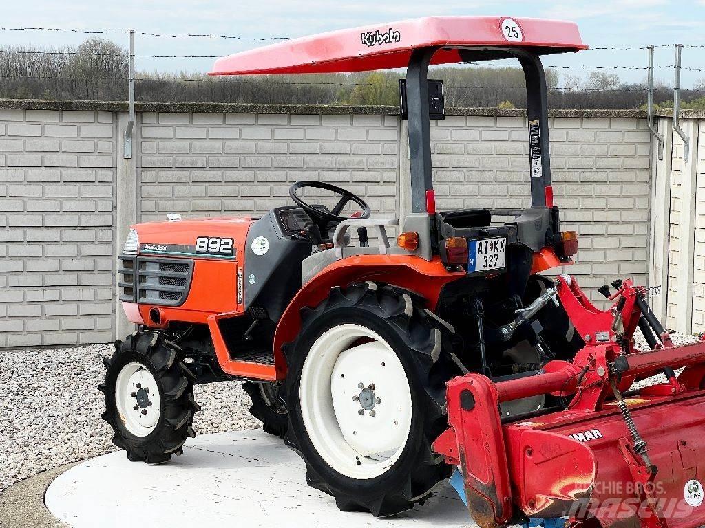 Kubota B92 Traktoriai
