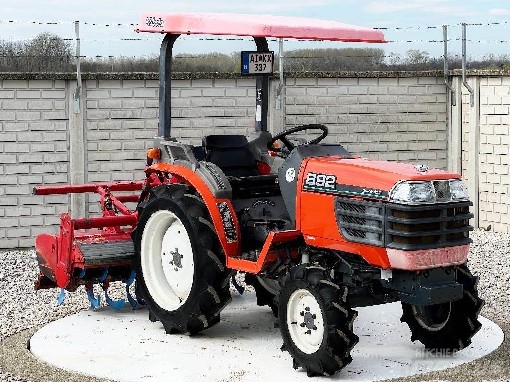 Kubota B92 Traktoriai