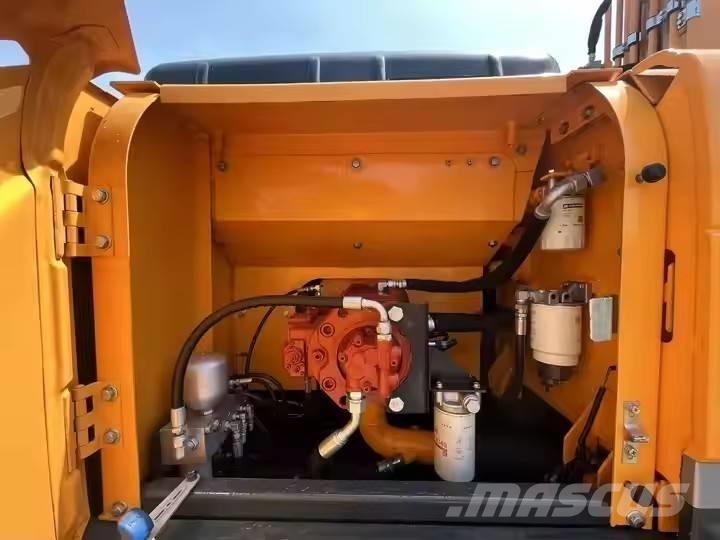 Hyundai 220 LC  9s Vikšriniai ekskavatoriai