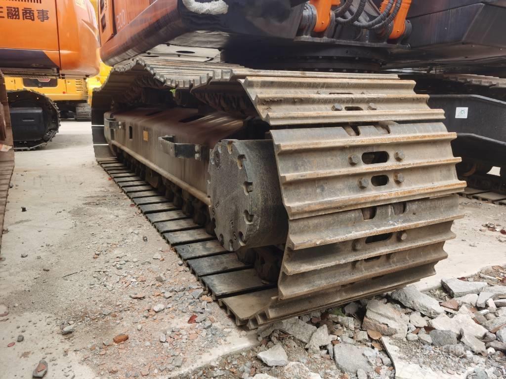 Hitachi zx200 Vikšriniai ekskavatoriai