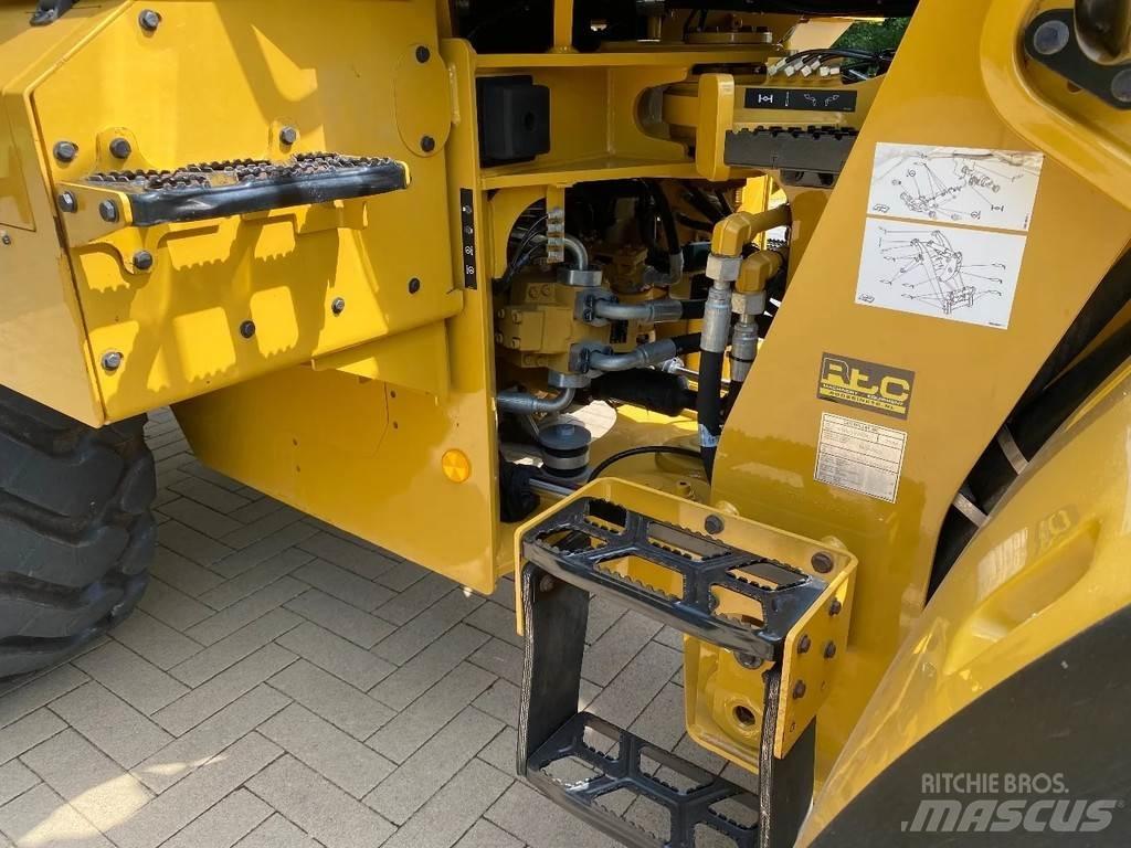 CAT 926M Naudoti ratiniai krautuvai